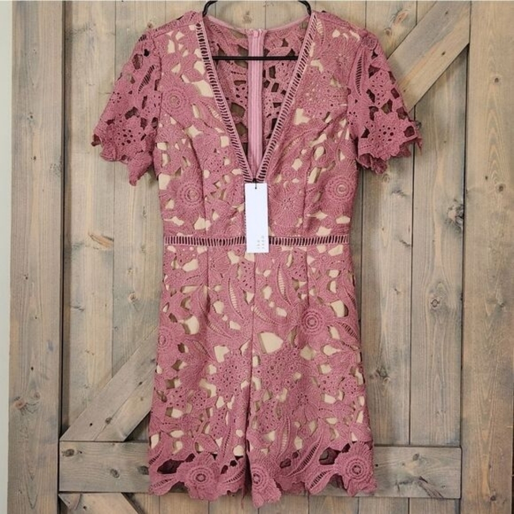 NWT The Room Mauve Lace Womens Romper Size Small